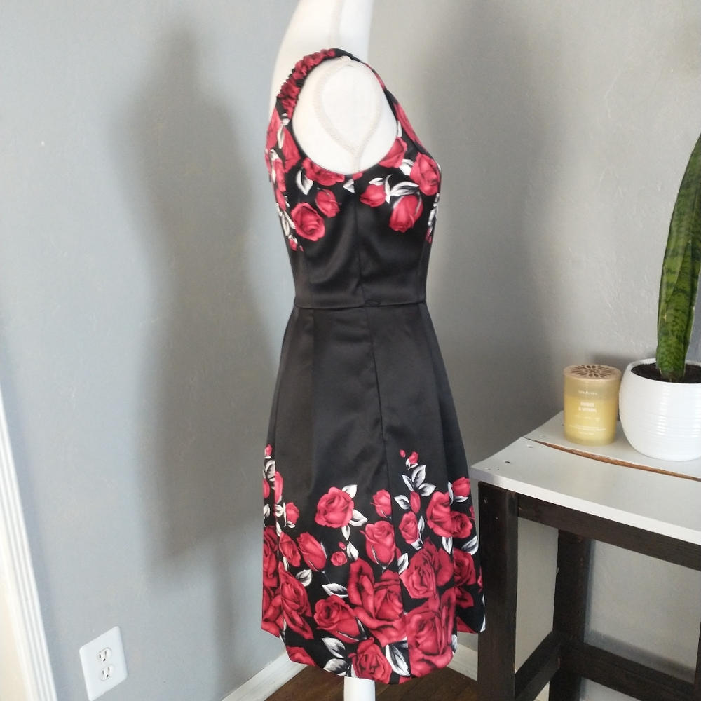 White House Black Market dress. B - Picture 4 of 12